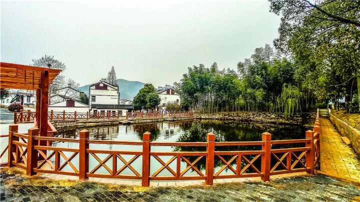 美丽乡村入画来木兰山铁石墩村