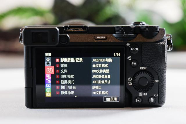 比预期有更大惊喜 索尼a6700微单与fe70-200 f4 ii镜头上手体验