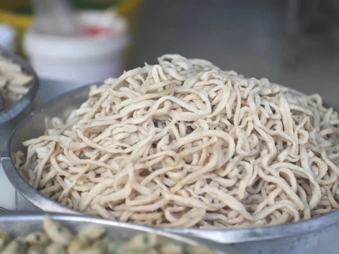 平潭鱼面的原材料用的是马鲛鱼,对于北方人来说,可能更熟悉它的另外一