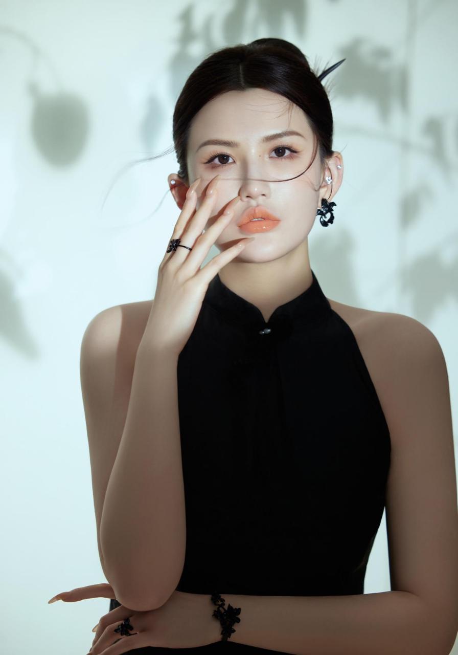 新中式77覆舟唇=清冷感.#分享照片