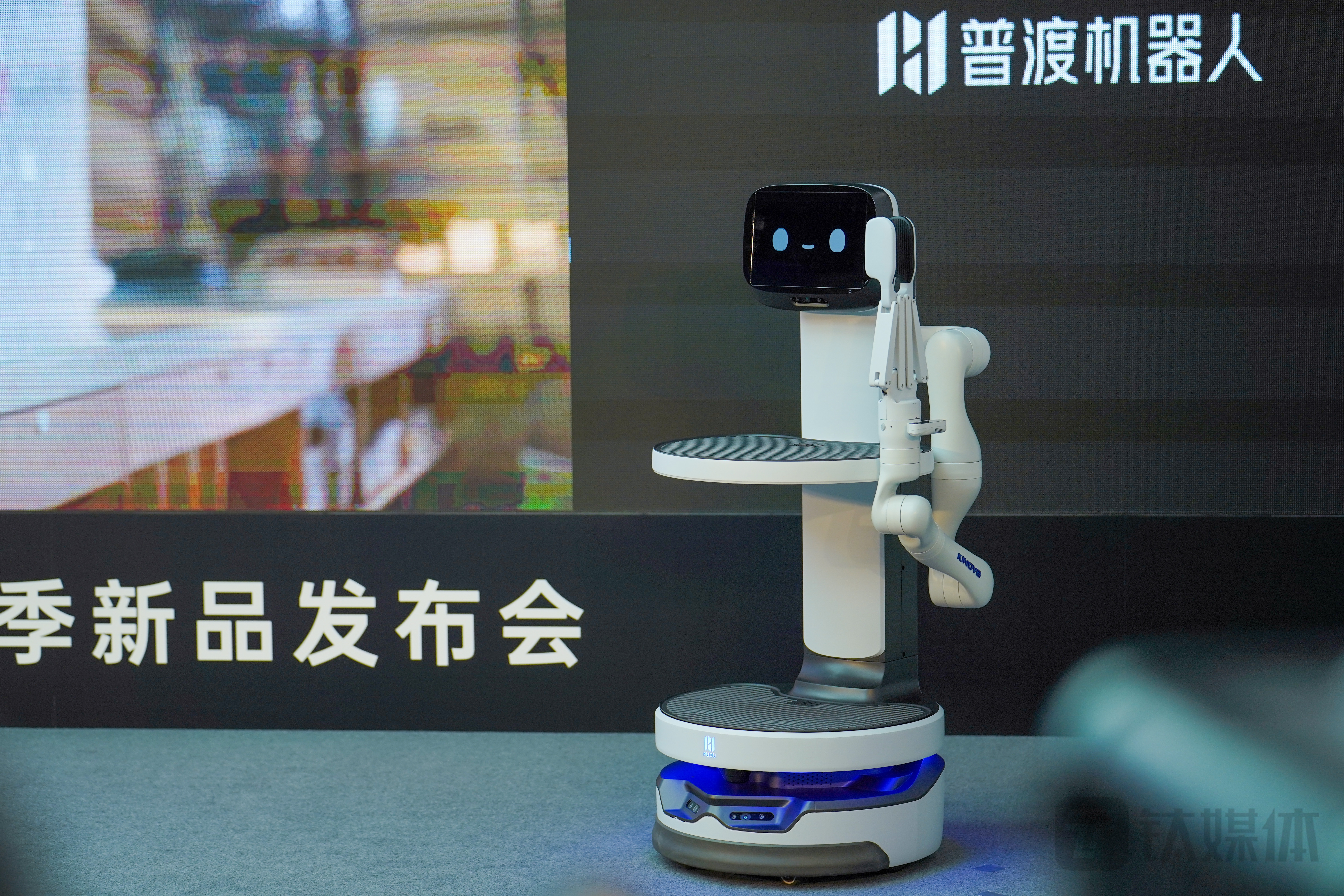 普渡科技发布4款机器人新品,送菜上桌成为现实