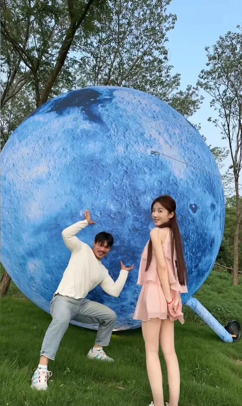 网红乔妹被曝离开三只羊,妈妈讲述发家史,透露女儿与嘴哥关系