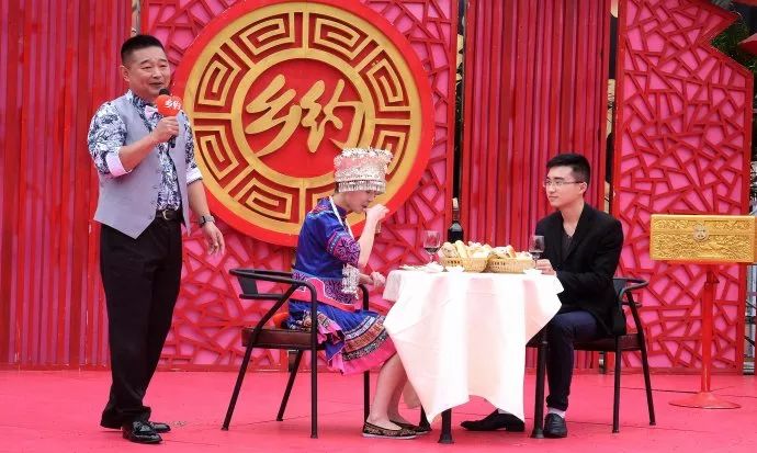 央视"名嘴"肖东坡:离婚后又闪婚,前妻后妻的女儿都是我的宝