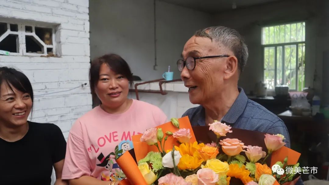 80高龄的张永兴老师和他热腾腾的教师节