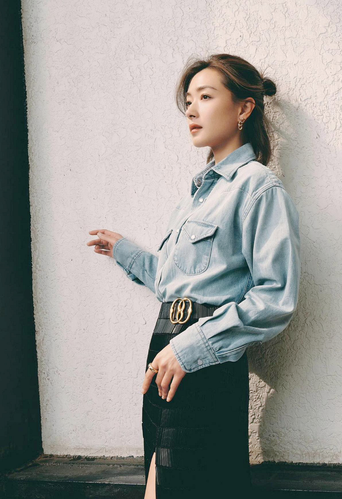 万茜高跟凉鞋大长腿美