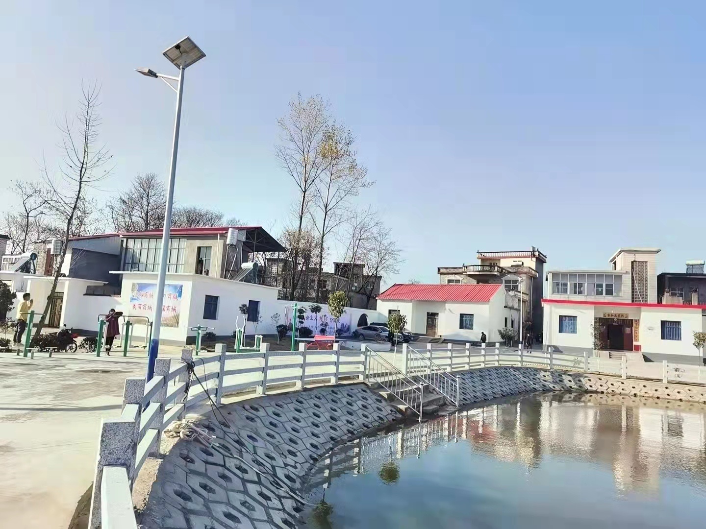 商城县上石桥镇:寒冬里环境整治忙