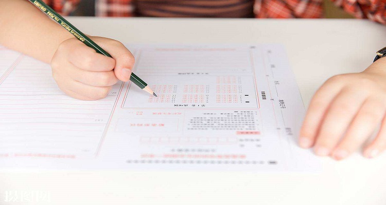 成人高考答题卡a卷b卷不是考生填的,是试卷上自巳印好了的 ab卷直接由