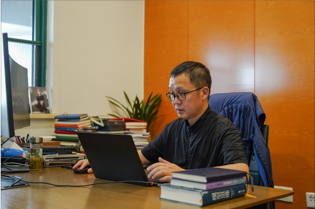 刘三女牙,是他!