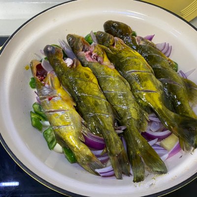 百吃不厌的剁椒黄骨鱼(快手菜),你会做吗?