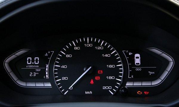 悦翔汽车仪表盘指针不走是怎么回事?