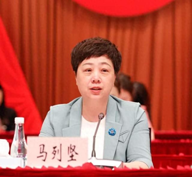 马列坚程向民出席区第六次妇女代表大会开幕式