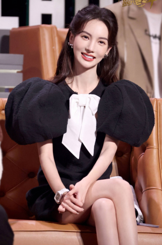 迪丽热巴金晨同录节目太亮眼,四年前就合作过,两人都变化太多