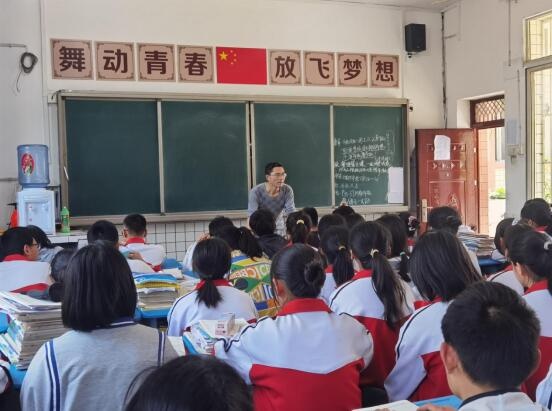 石麟中学图片