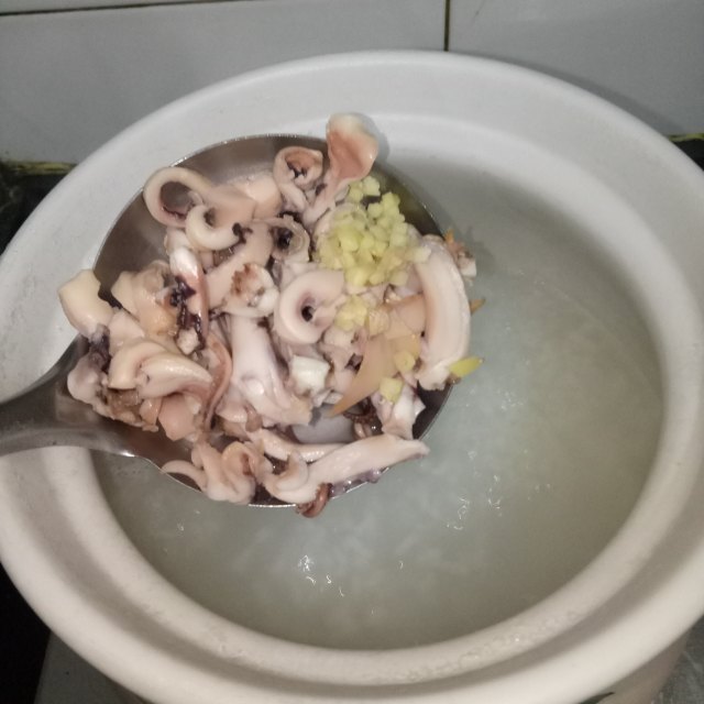 鱿鱼须粥,味道鲜美,美味早餐