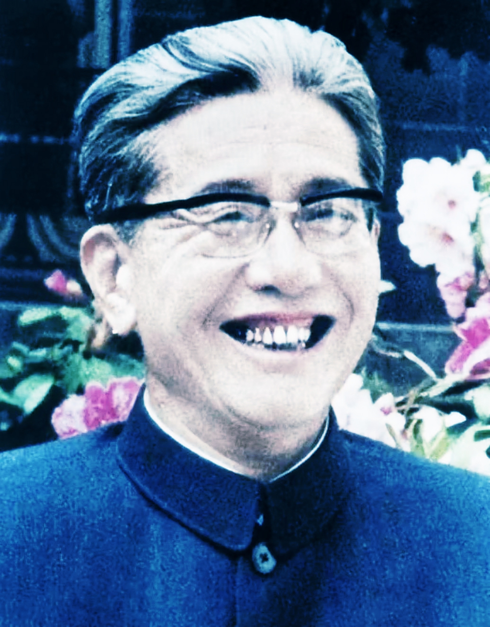 印象最深的是乔先生的笑容