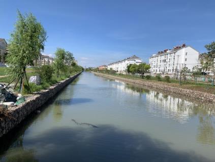 张家港市锦丰镇:拆除隐患违建 打造乡村口袋公园
