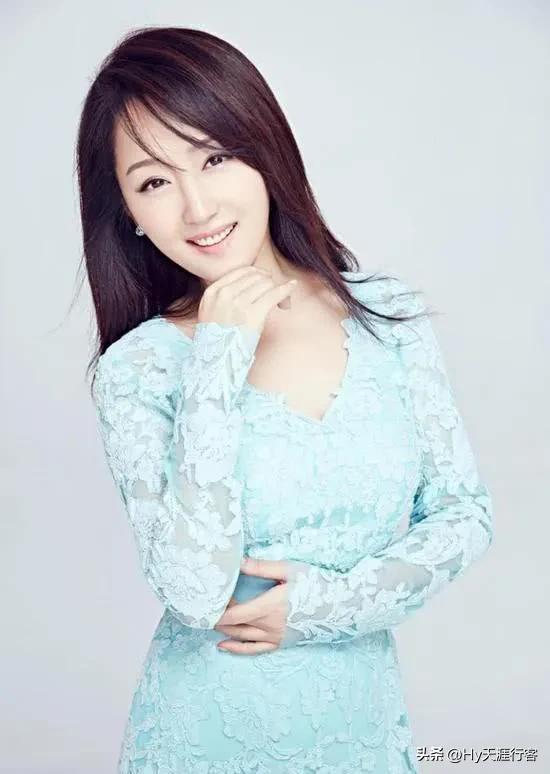 回忆90年代甜歌后杨钰莹:美丽与才华的传奇