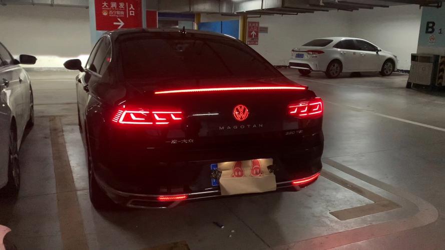 大众迈腾机油灯亮红色是什么原因?