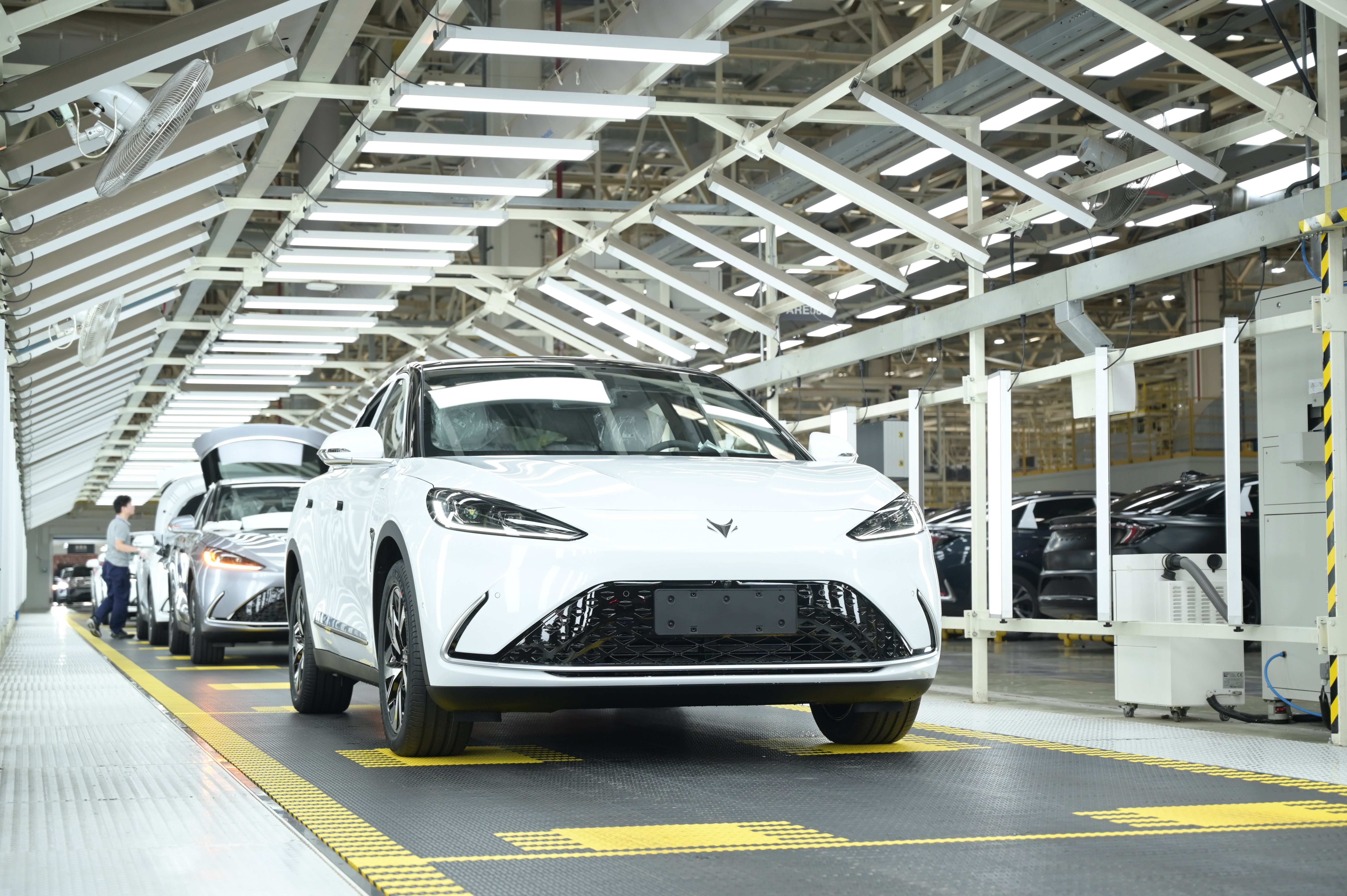 极狐2022强势增长,北汽蓝谷开启电动车技术新时代