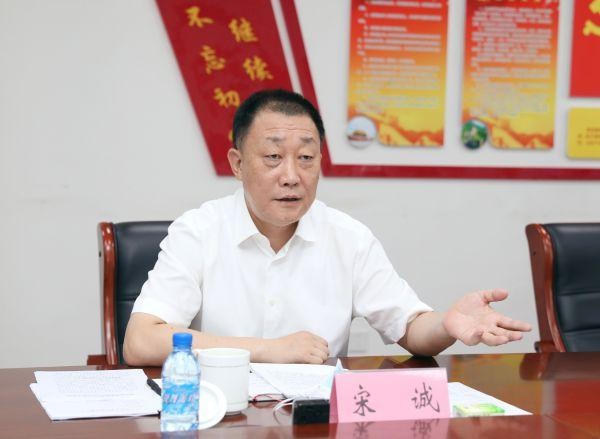 宋诚到市委宣传部调研