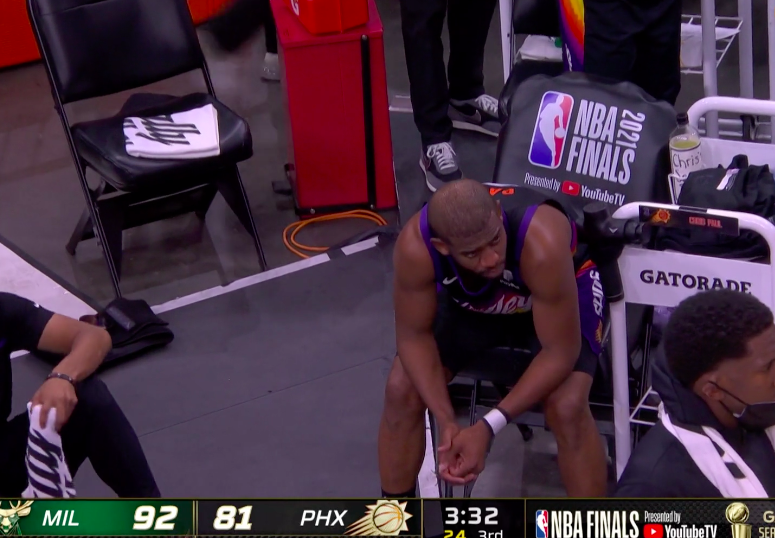 太阳悬了!保罗单节2分状态低迷被提前换下:坐板凳席一脸苦闷