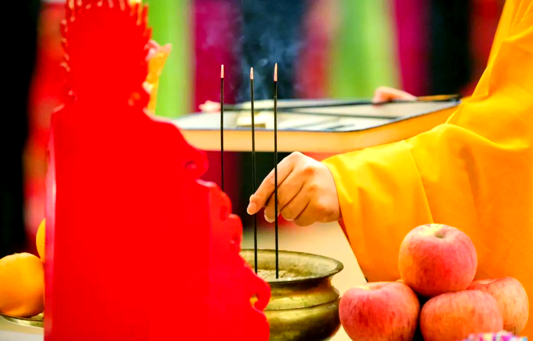 佛教敬香全攻略:从意义到方法全解析