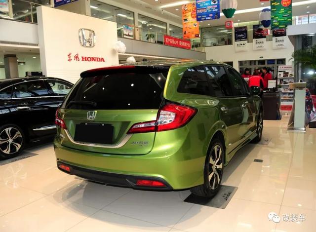 前-12度,后-16度倾角的本田杰德,这样的低趴姿态才方便家人上车