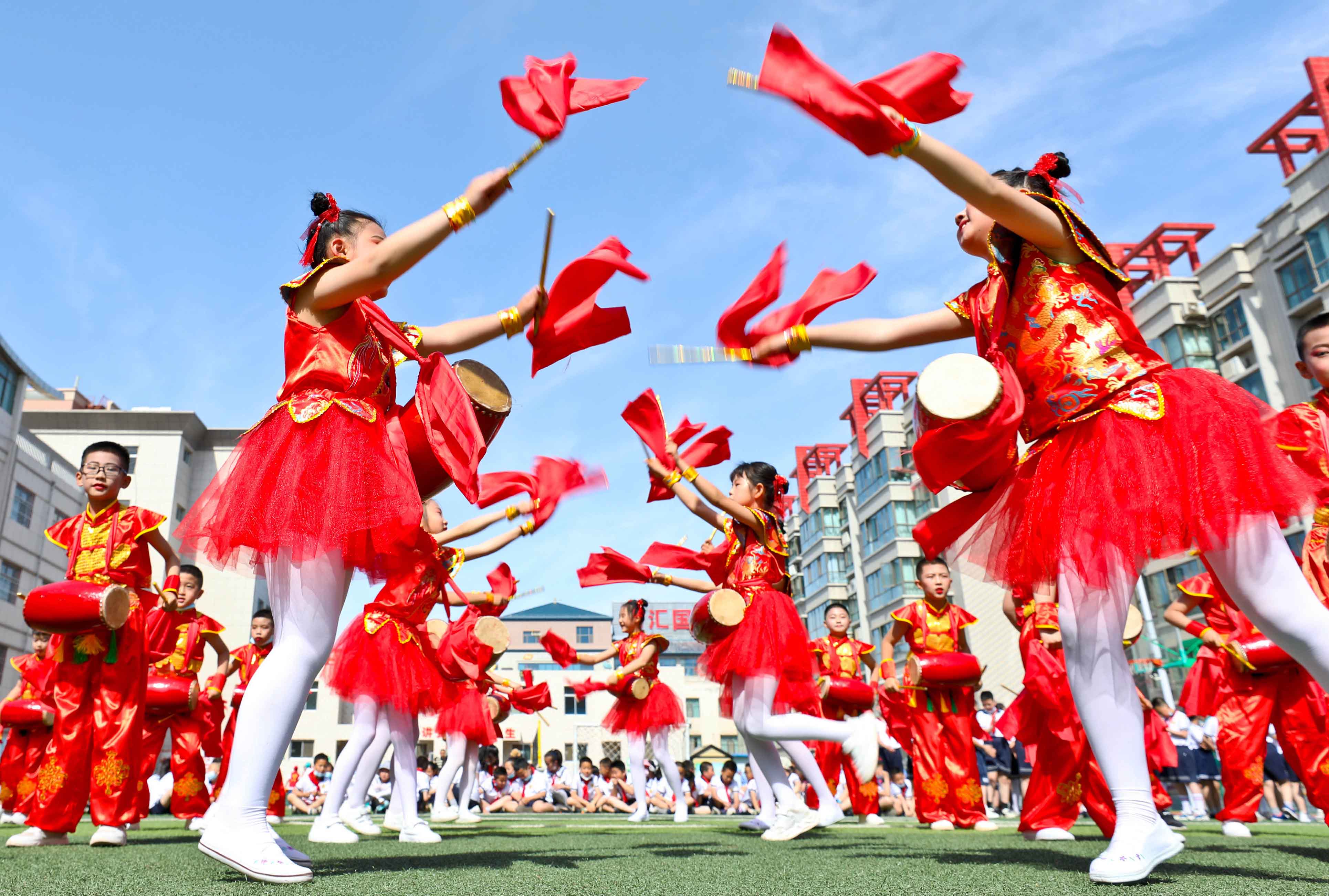 张掖萌娃童心向党 放飞梦想多彩活动迎"六一"