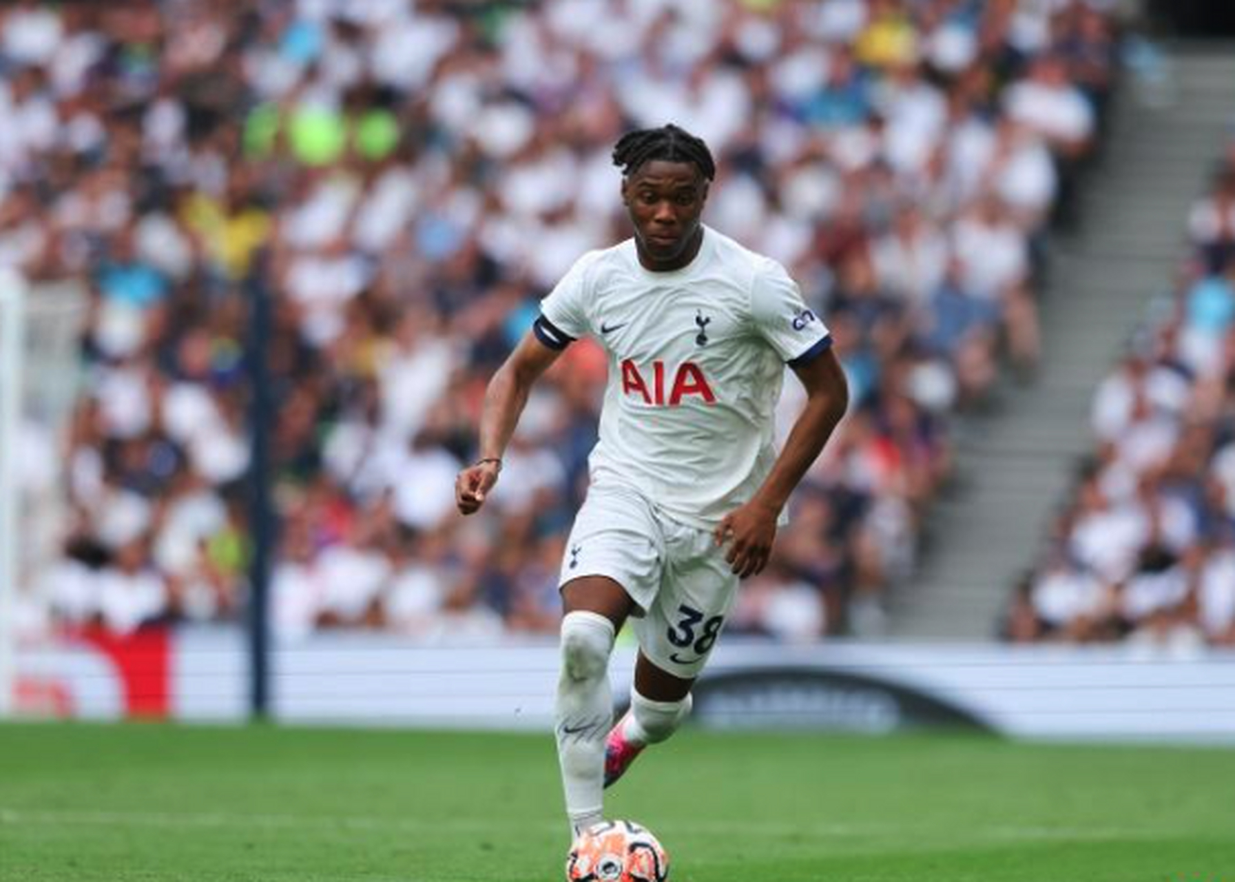 曼联中场弗雷德因累计五张黄牌停赛,将缺席对阵埃弗顿的比赛.