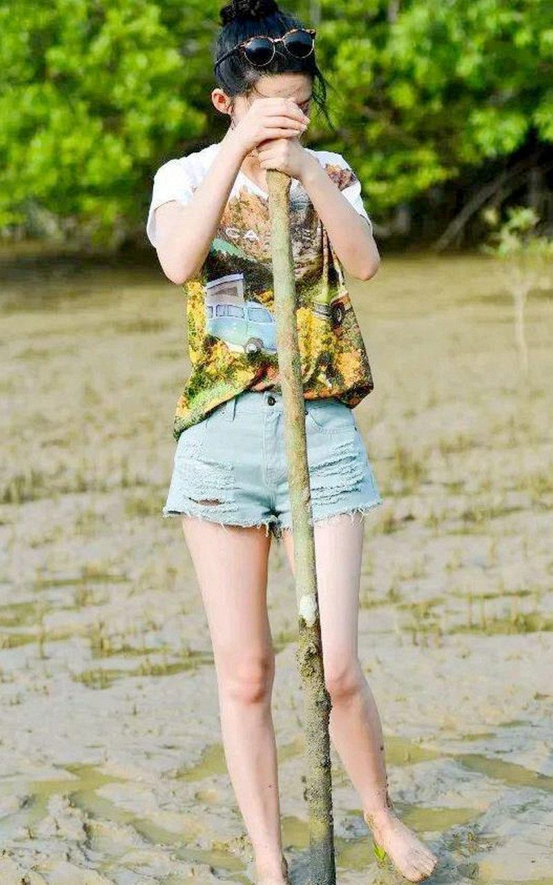 李沁在海边好美,好迷人.