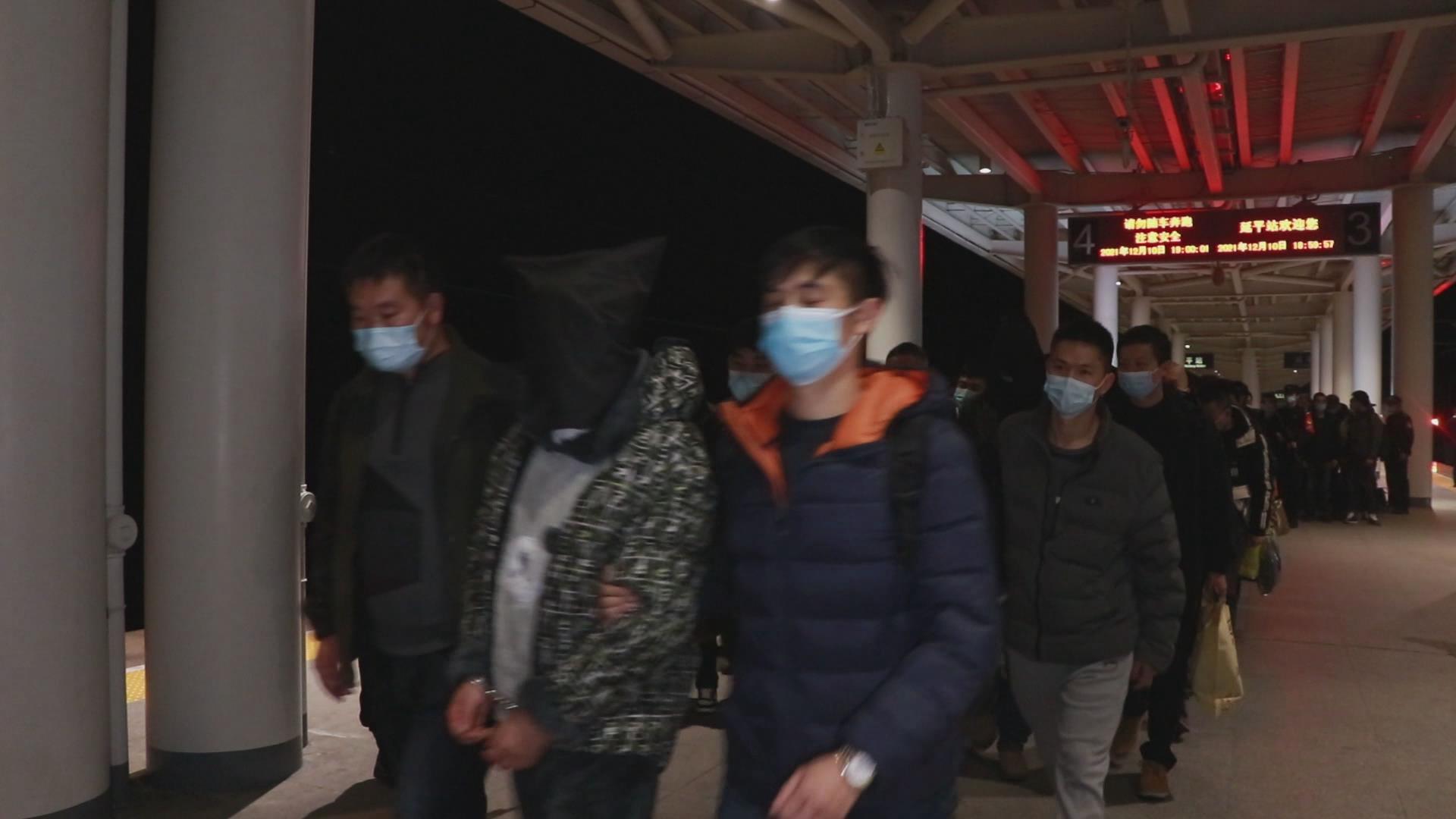 福建南平警方摧毁一特大网络诈骗犯罪集团 抓获嫌犯127名