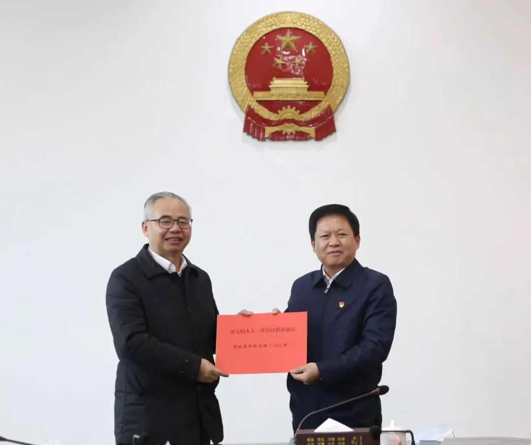 彭建忠在市七届人大一次会议代表建议交办会上强调 努力提高办结率和