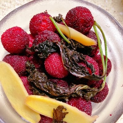 我奶奶教我的紫苏杨梅的技巧,一定要加它才好吃