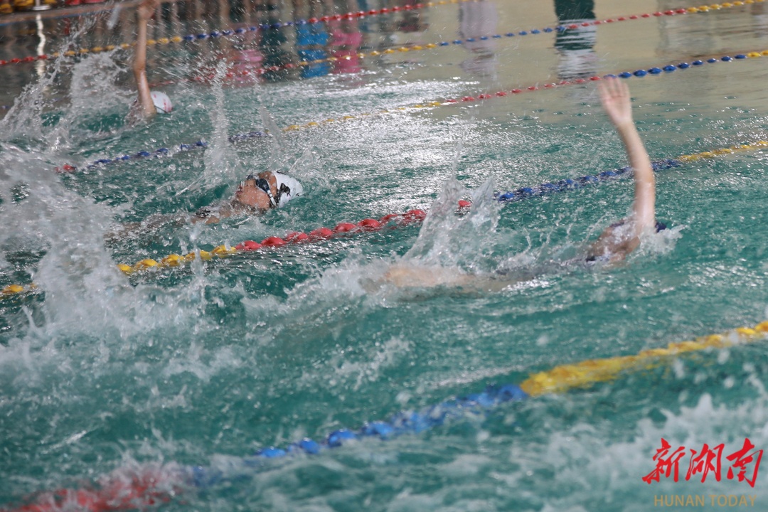 湘西州溶江小学第二届三鲨杯学生游泳比赛闭幕