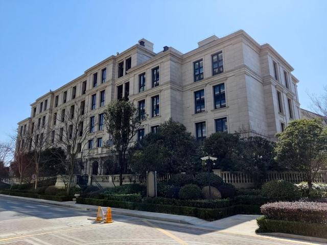 法拍房|上海松江绿城兰园542.41平方米住宅带车位,4月25日开拍