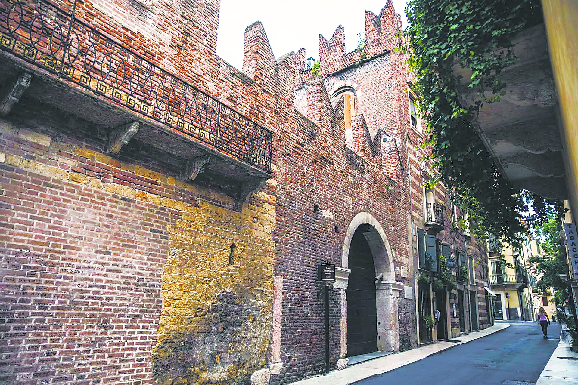 故事虚构,爱却纯真!罗密欧朱丽叶故居"冒牌"的爱情圣地