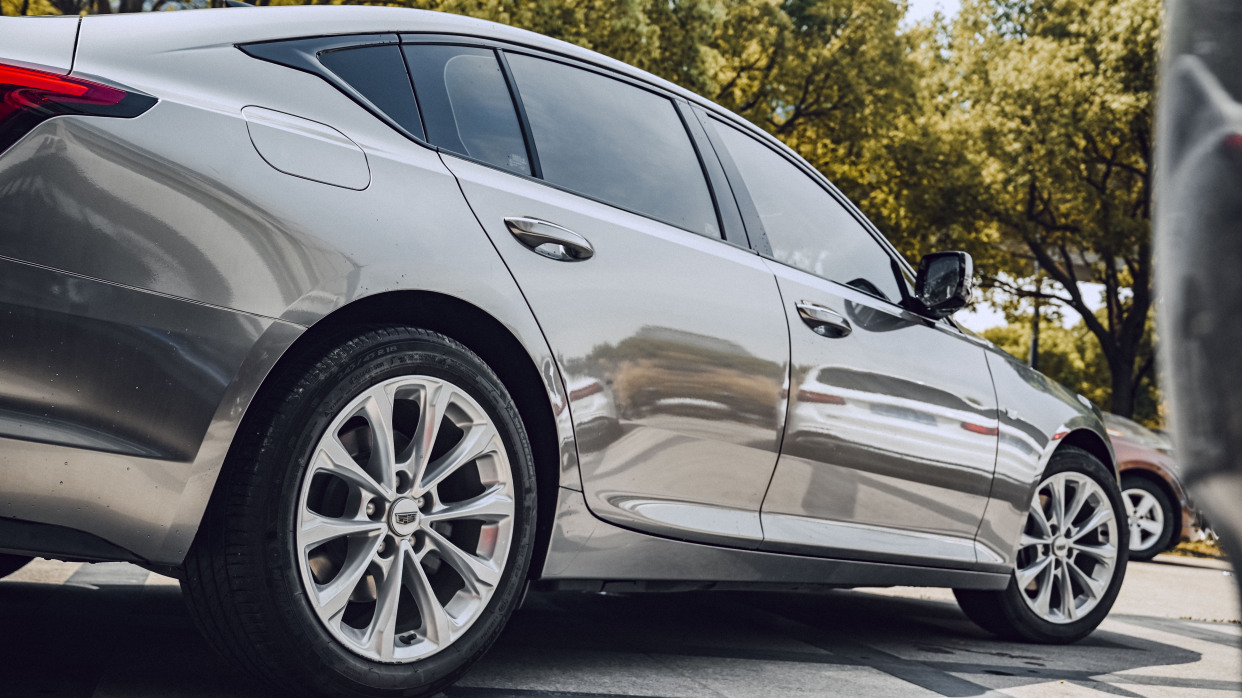 unic|凯迪拉克ct5改色液态金属银