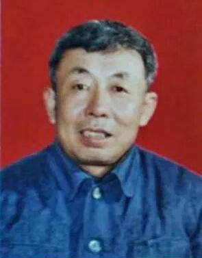 康平县考古奠基人—张少青
