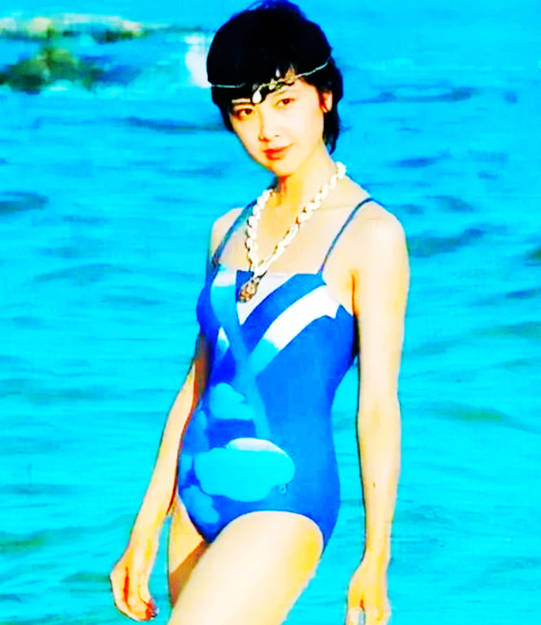 从这张图可以看出,朱琳不仅长得帅,而且身材也是非常的好!