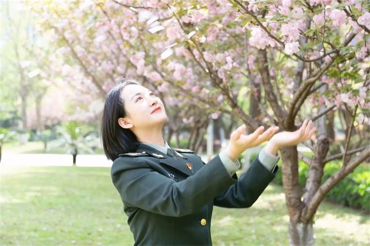 女军人专属化妆间,亮相!