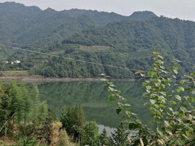 心思一起,驱车闲逛,去了引汉济渭的关键调节中枢——三河口水库