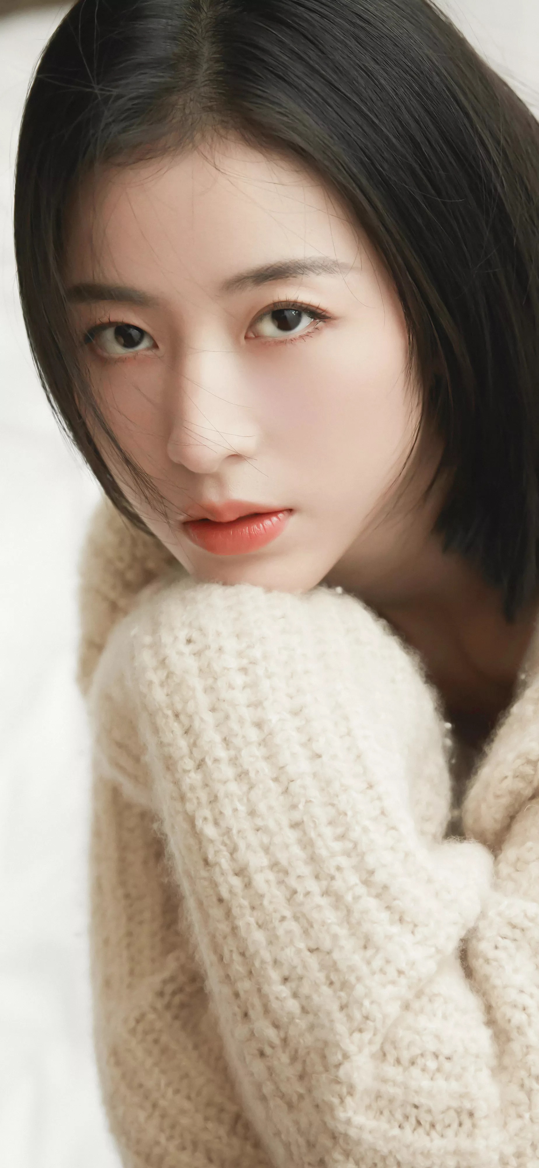 高清壁纸:周雨彤慵懒风写真