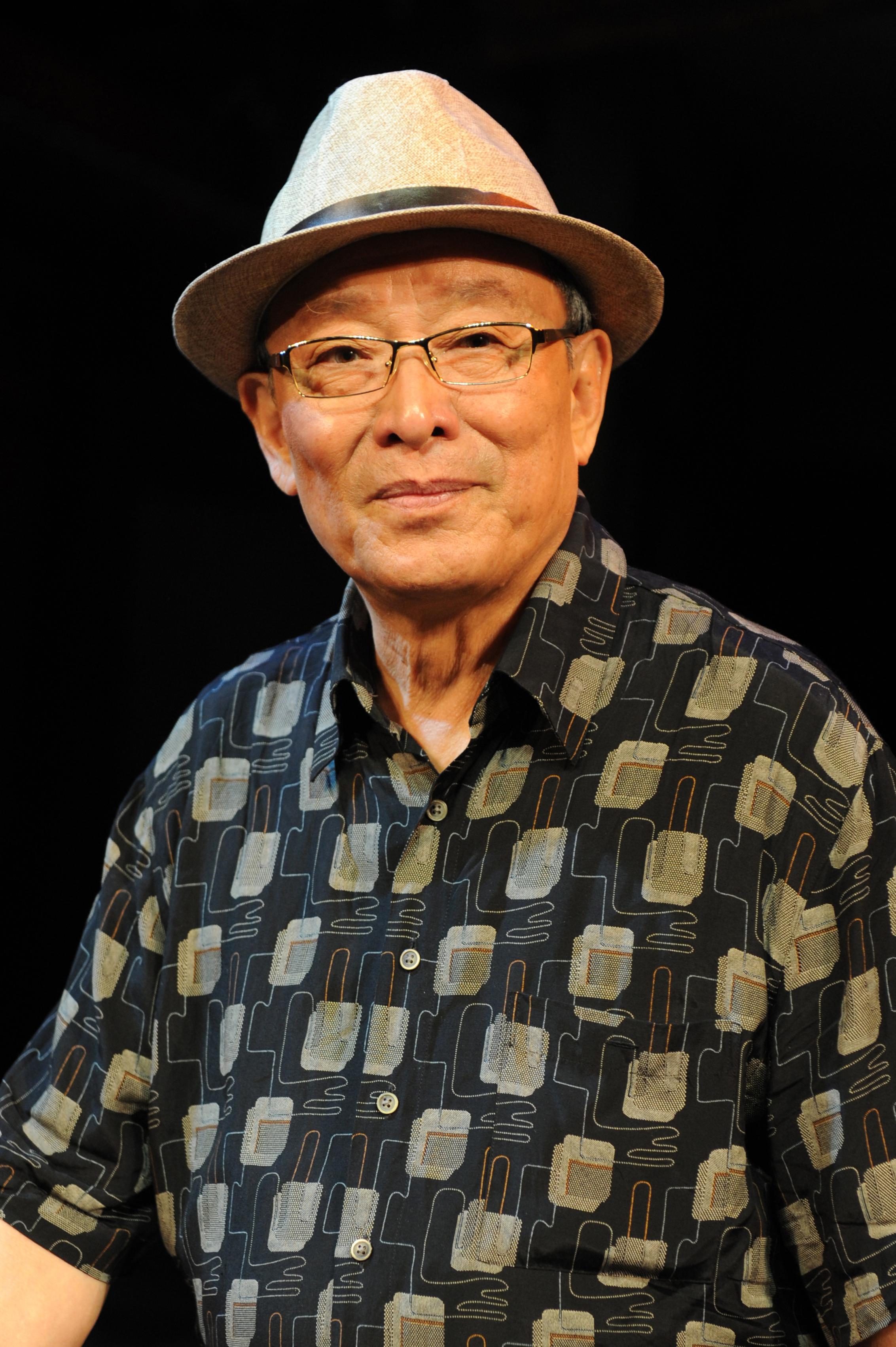 著名表演艺术家石维坚去世,他曾说"演员是一辈子,院长是一阵子"