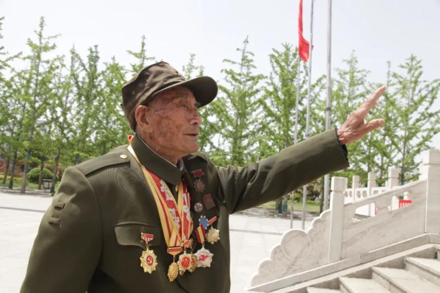 百岁英雄张友仁逝世