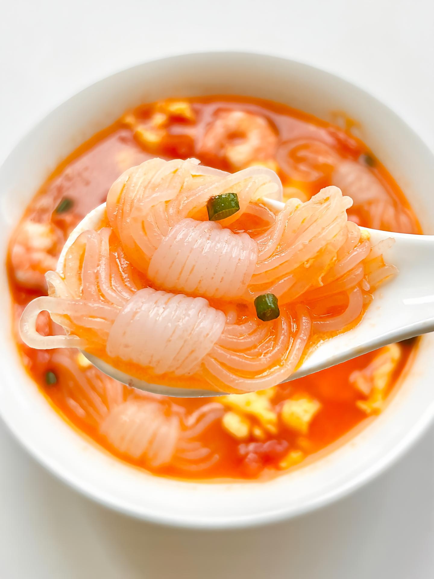 没胃口的都试试这碗番茄魔芋虾仁汤,酸甜开胃巨好喝