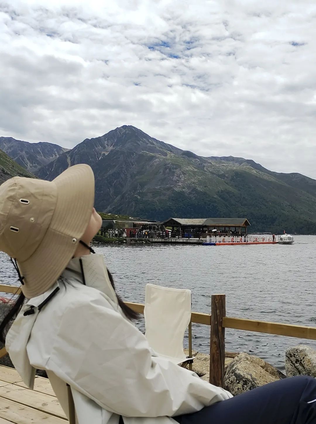见识千百种生活@赵艺涵雪山下的净土,理想中的圣地,它的名字叫