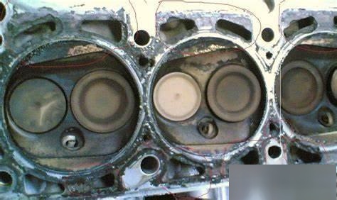 实际上,这种做法不仅不会对车辆产生任何益处,反而会极大地损害发动机