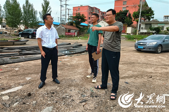 微山县韩庄镇纪委精准监督02 筑牢防汛安全堤坝