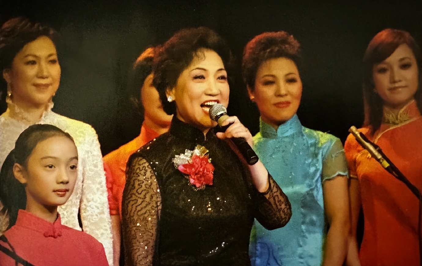 著名评弹表演艺术家余红仙逝世,享年 84岁,曾用一曲《蝶恋花》让评弹