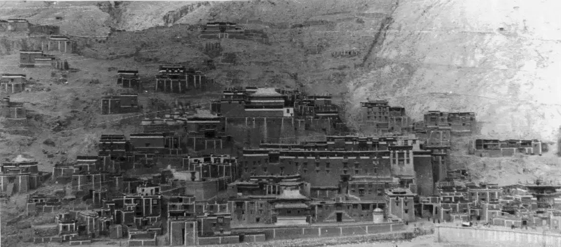 寻觅萨迦王朝,"雪域敦煌"只能想象,什么才是萨迦寺镇寺之宝?